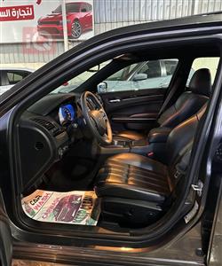 کرایسلەر 300